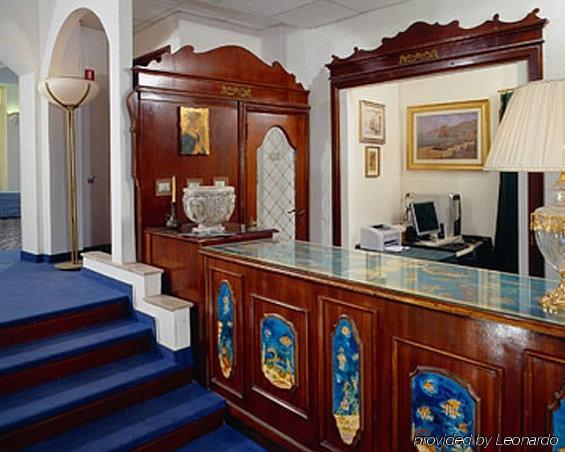 Hotel Maremonti Габичче-Маре Интерьер фото