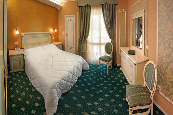 Hotel Maremonti Габичче-Маре Экстерьер фото